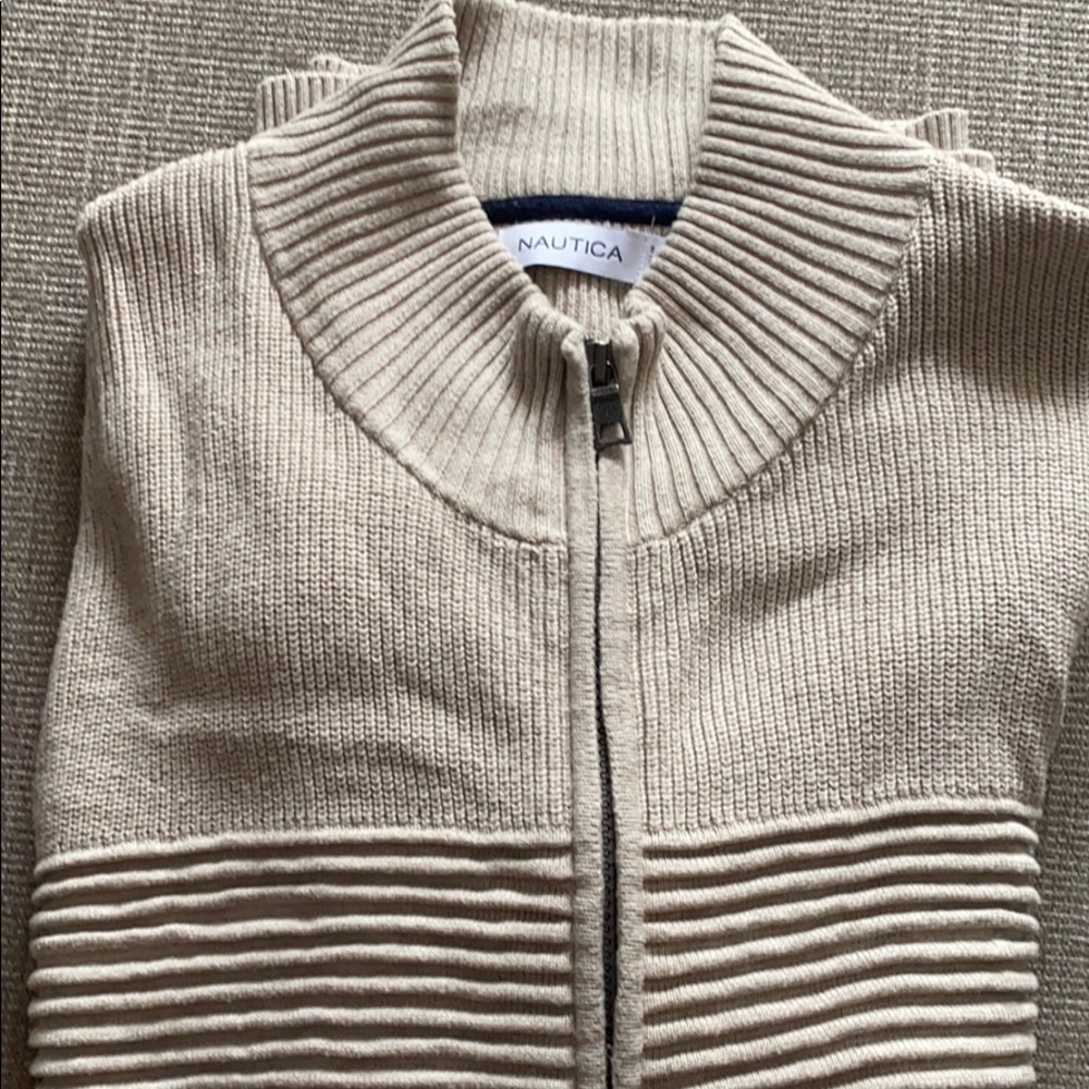 BEIGE ZIP UP SWEATER